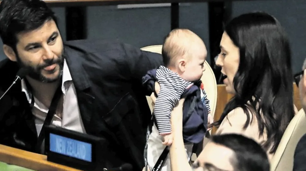 Novozelandska premierka Jacinda Ardern s hčerjo Neve na zasedanju generalne skup&scaron;čine Združenih narodov