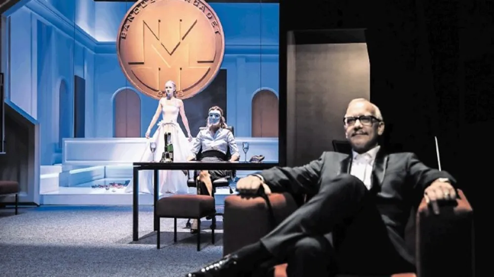 Mercadet (Uro&scaron; Smolej) je  človek mnogih besed, ki ustvarjajo videz.