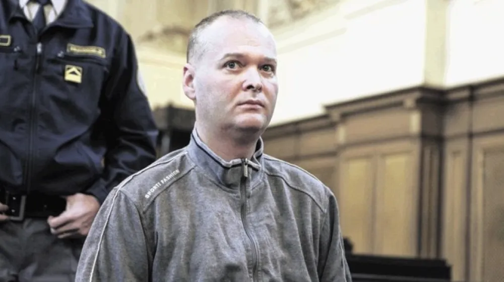 Samo Tadin trdi, da ni šlo za umor in poskus umora, ampak za samomor, ki »ni kaznivo dejanje že približno 150 let«.