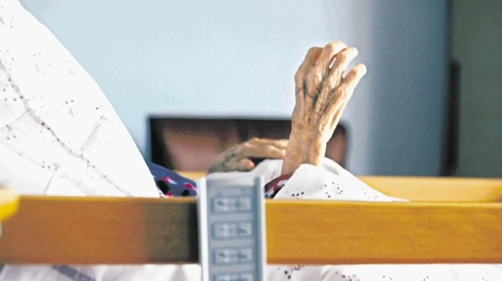 Zahtevnej&scaron;o paliativno oskrbo bolniki potrebujejo tudi na domu.