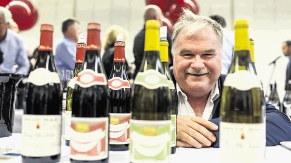 To, da je lastnik francoske kleti tujec, se Jean-Francoisu Joliettu ne zdi problematično: Če ima&scaron; tovarno, jo lahko iz Francije preseli&scaron; na Kitajsko. Vina iz Burgundije pa tam ne more&scaron; pridelati.