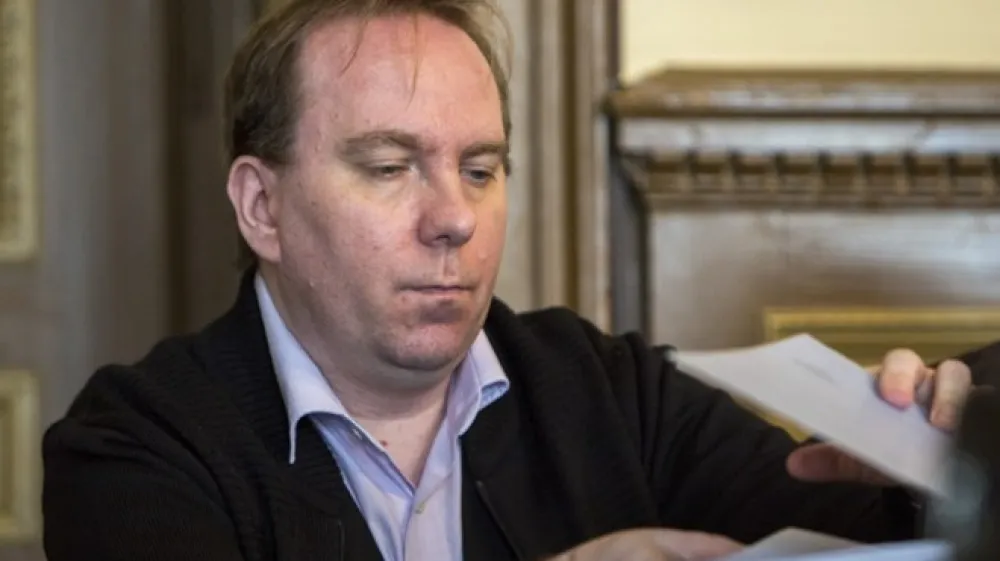 Obramba je zaradi obsežne zaključne besede tožilke prosila za nekaj dni za pripravo svojih zaključnih govorov. Ivan Radan, ki se že ves čas zagovarja kot nedolžen, in njegova zagovornika jih bodo podali v četrtek, izrek sodbe pa je predviden po praznikih.