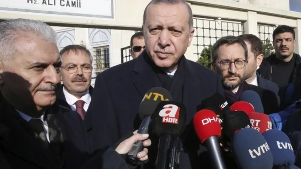 Tur&scaron;ko tožilstvo je v petek uvedlo preiskavo voditelja na televiziji Fox Haber Fatiha Portakala, potem ko je ta pred dvema tednoma kritiziral tur&scaron;kega predsednika Recepa Tayyipa Erdogana.