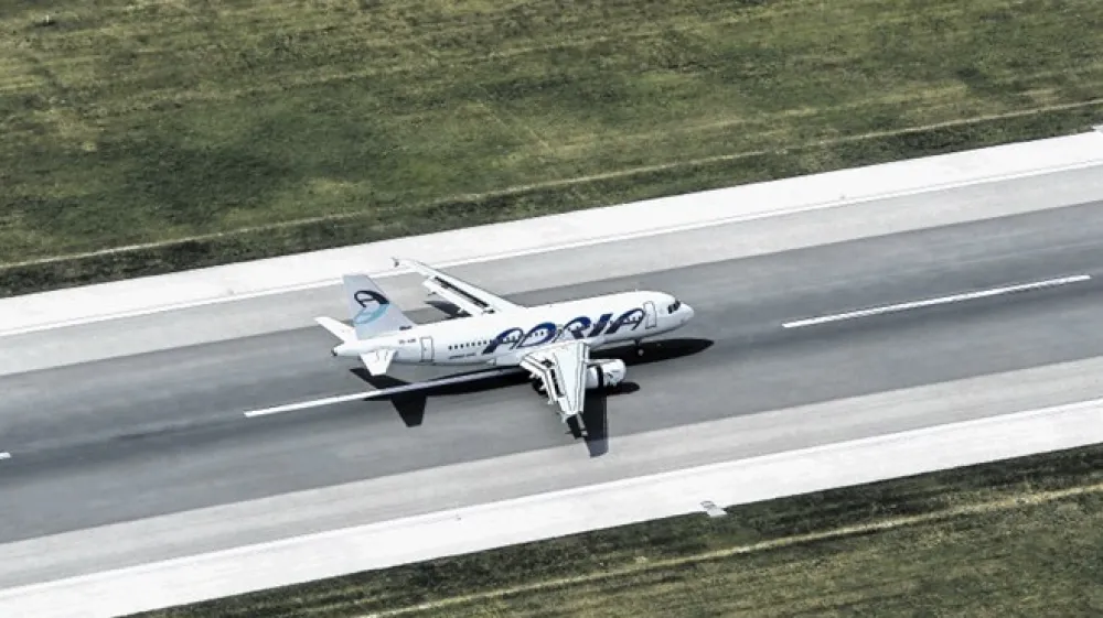 Adria Airways je v zasebni lasti in zato ni zavezana k razkritju poslovnih rezultatov, dokler ti niso revidirani, po neuradnih informacijah pa se je slabo finančno stanje, ki ga je agencija zaznala pred poletjem, pozimi &scaron;e poslab&scaron;alo.