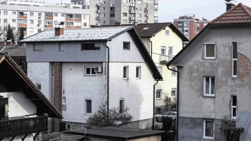 &Scaron;e do 30. januarja lahko zavezanci za plačilo nadomestila za uporabo stavbnega zemlji&scaron;ča sporočijo morebitne spremembe, ki bi utegnile vplivati na spremembo odmere te dav&scaron;čine. To lahko storijo v prostorih oddelka za ravnanje z nepremičninami na Adamič-Lundrovem nabrežju 2.