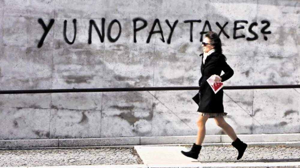 Poročilo Zelenih znova dokazuje, da je obdavčitev negativno povezana z velikostjo multinacionalk: večje kot so, nižje davke plačujejo.