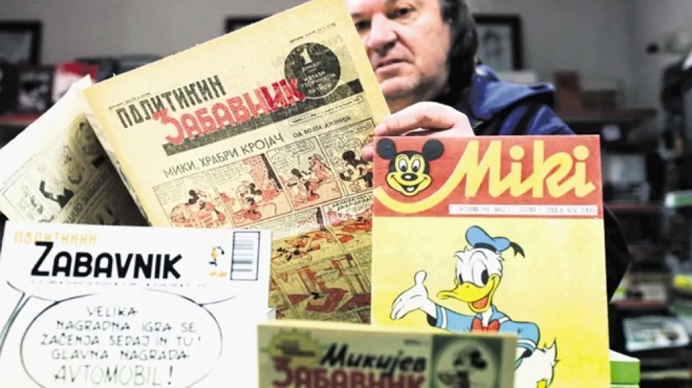 Aleksander Buh, lastnik Strip.art.nice Buch, s prvo &scaron;tevilko Politikinega Zabavnika iz leta 1939. (Foto: Bojan Velikonja)