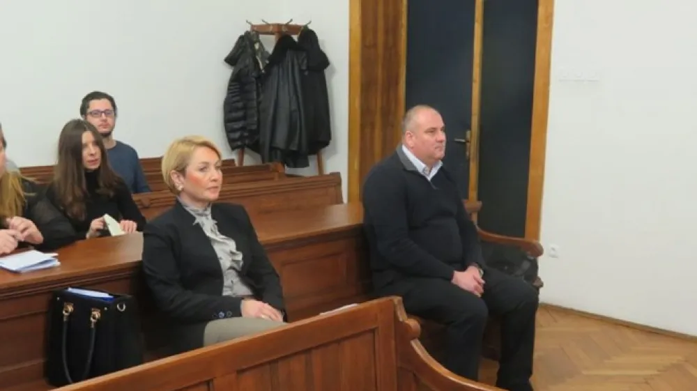 Mateji Vidnar Stiplo&scaron;ek očitajo pridobitve protipravne premoženjske koristi, v vi&scaron;ini več kot tri milijone evrov,  propadlemu cerkvenemu holdingu Zvon Ena.