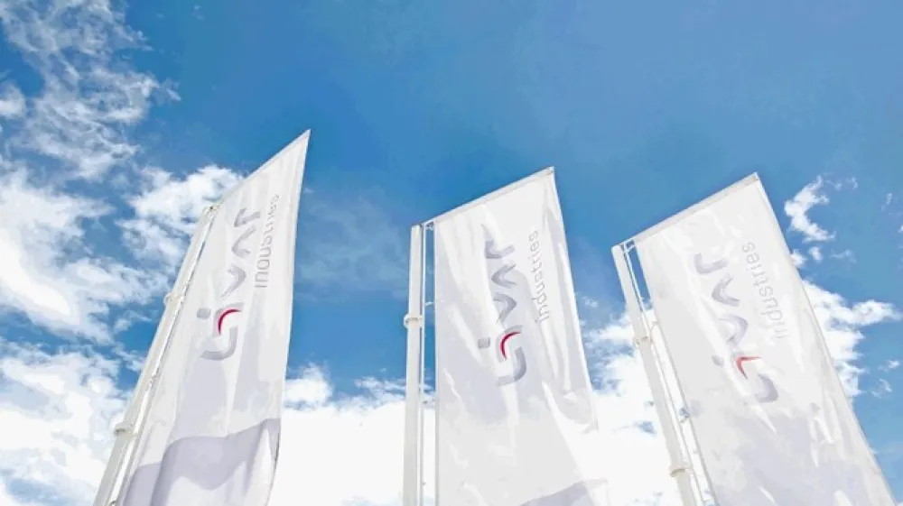 Družbo Livar  naj bi zapustilo nekaj pomembnih kadrov, med njimi vodilni razvojni tehnolog, ki je zrasel v Livarju.