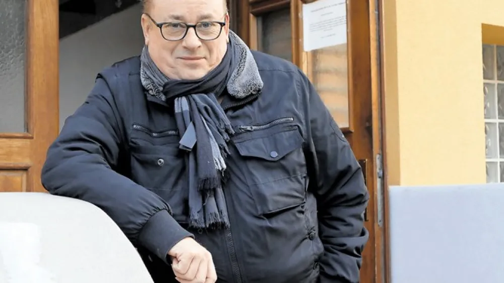 Ko je Gojmir Le&scaron;njak - Gojc v vojski zagledal sliko pokojnega tovari&scaron;a Tita, je neutolažljivo zajokal in bil kmalu odpu&scaron;čen zaradi diagnoze &raquo;imaturalis emocionalis pasivno zavisnog tipa&laquo;. Foto: Franci Kek