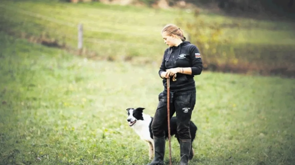 Kaja &Scaron;pruk s svojo psičko Amy