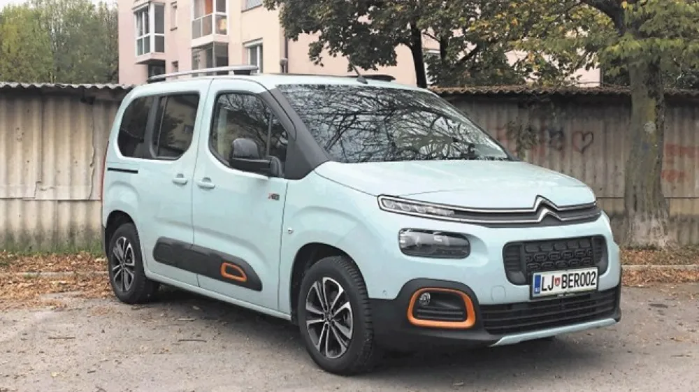 Citro&euml;n berlingo (zgoraj) in peugeot rifter
