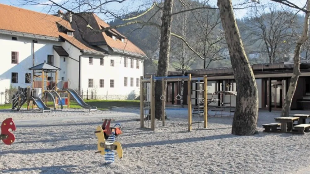 V vrtcu v Prelovčevi ulici v Idriji so se več let bojevali s preseženimi koncentracijami radona.