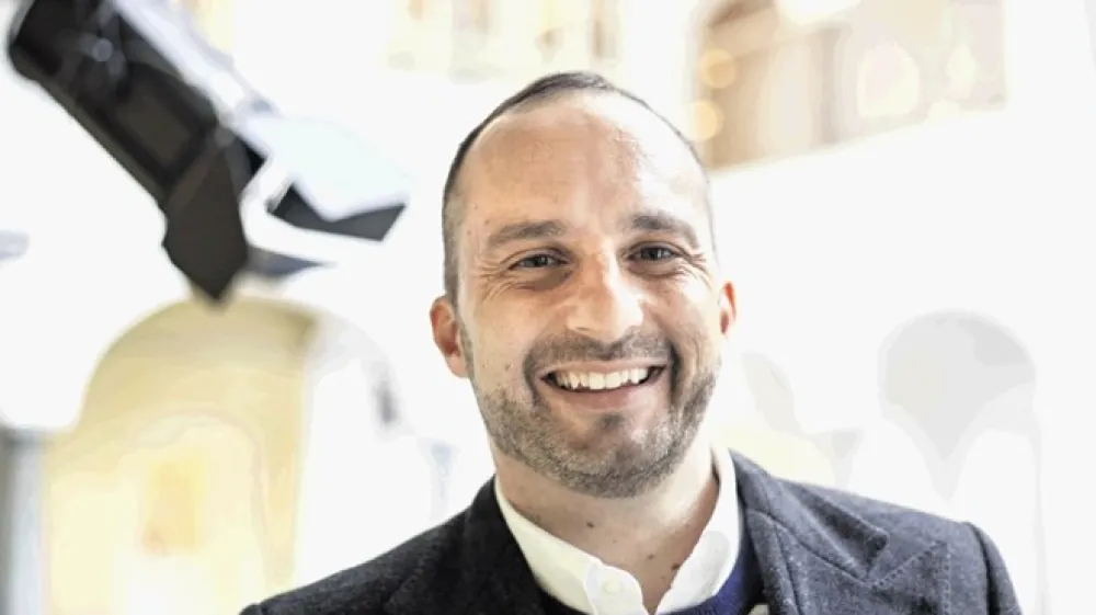 Zgodovinar Dean Vuletic se v svojih raziskavah posveča predvsem vzhodni in srednji Evropi, hladni vojni in Evrosongu.