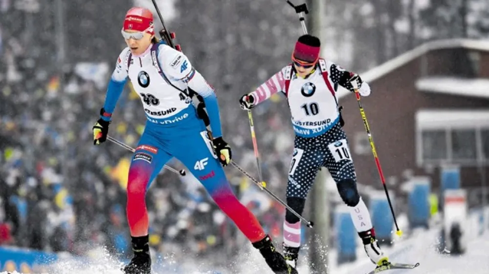 Anastazija Kuzmina (levo) je pri 34 letih postala svetovna prvakinja.