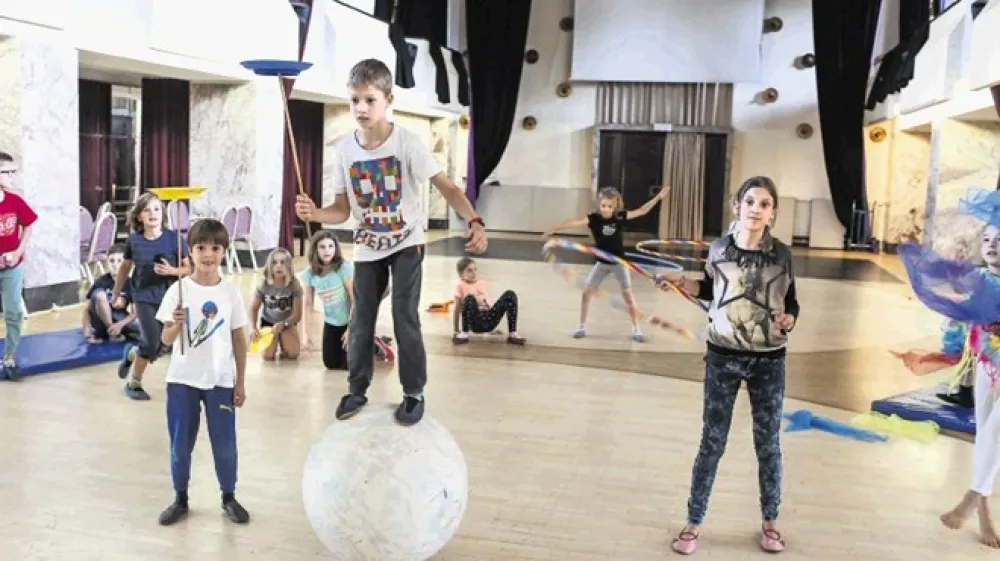 Več kot 400 otrok je bilo lani vključenih v počitni&scaron;ke &scaron;ole Pionirskega doma.