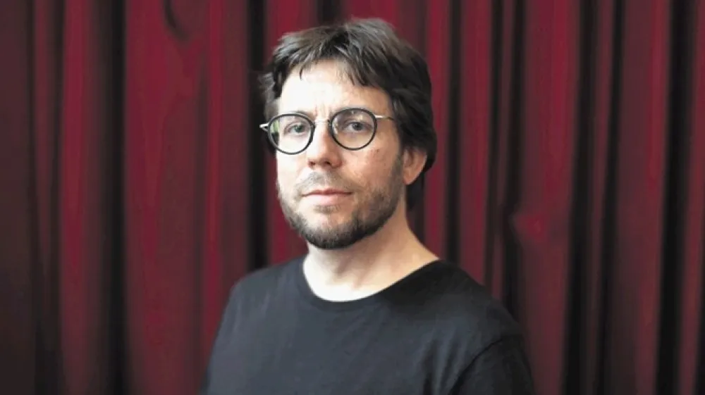 &raquo;Nedorečenost je ena bolj realističnih prvin romana Mamuti, v katerem nisi nikoli prepričan, kaj se je res zgodilo. Navsezadnje tako deluje tudi življenje,&laquo; je prepričan Jernej Županič.