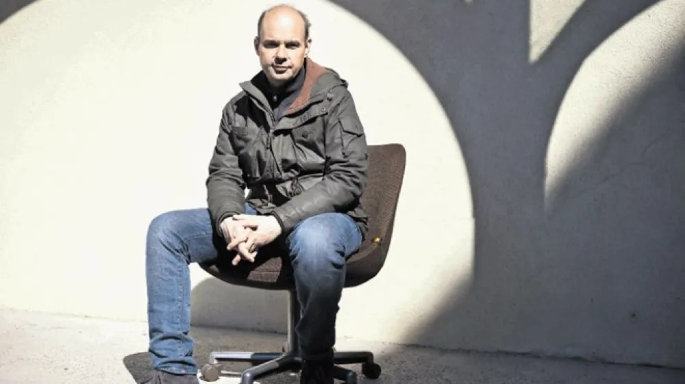 Svetova umetni&scaron;kega ustvarjanja in rednega delovnega razmerja se v moji glavi nista nikoli srečala, pojasnjuje Gregor Zorc to, da je pretežni del svoje igralske poti preživel kot svobodnjak.