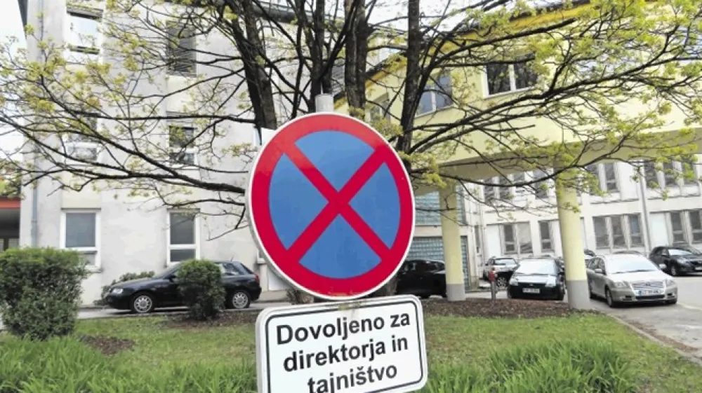 V Bolni&scaron;nici za ginekologijo in porodni&scaron;tvo Kranj so se po vmesni sodbi kranjskega okrožnega sodi&scaron;ča, kot vse kaže, zavili v molk.