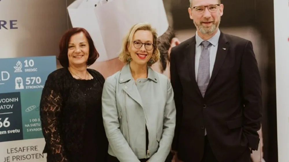 Preimenovanje podjetja so pozdravili ministrica za kmetijstvo, gozdarstvo in prehrano dr. Aleksandra Pivec, veleposlanica Francoske republike v Sloveniji, njena ekscelenca Florence Ferrari, in Jerome Lebriez, predsednik regije Srednja in Vzhodna Evropa skupine Lesaffre.