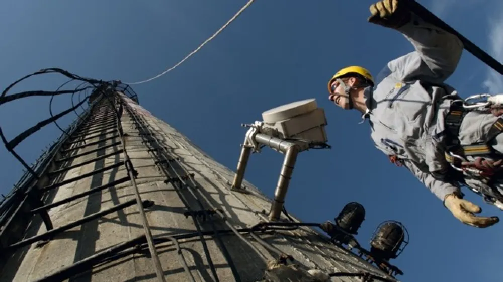 Do vrha dimnika mora vsak preplezati približno 1300 stopnic.