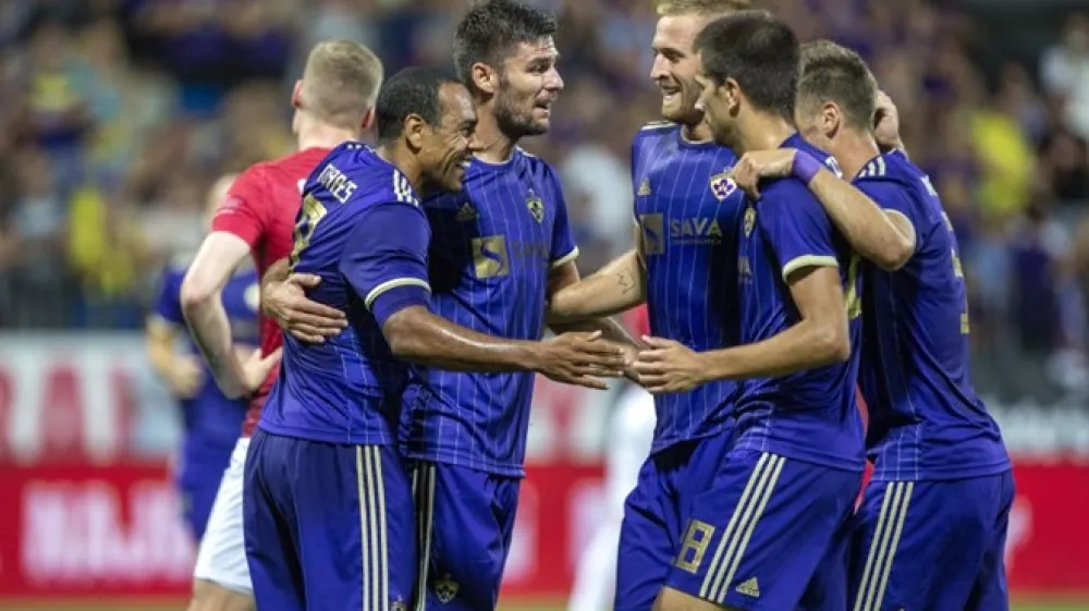 Nogometa&scaron;i Maribora so se veselili lahkega preboja v 2. krog kvalifikacij za ligo prvakov.