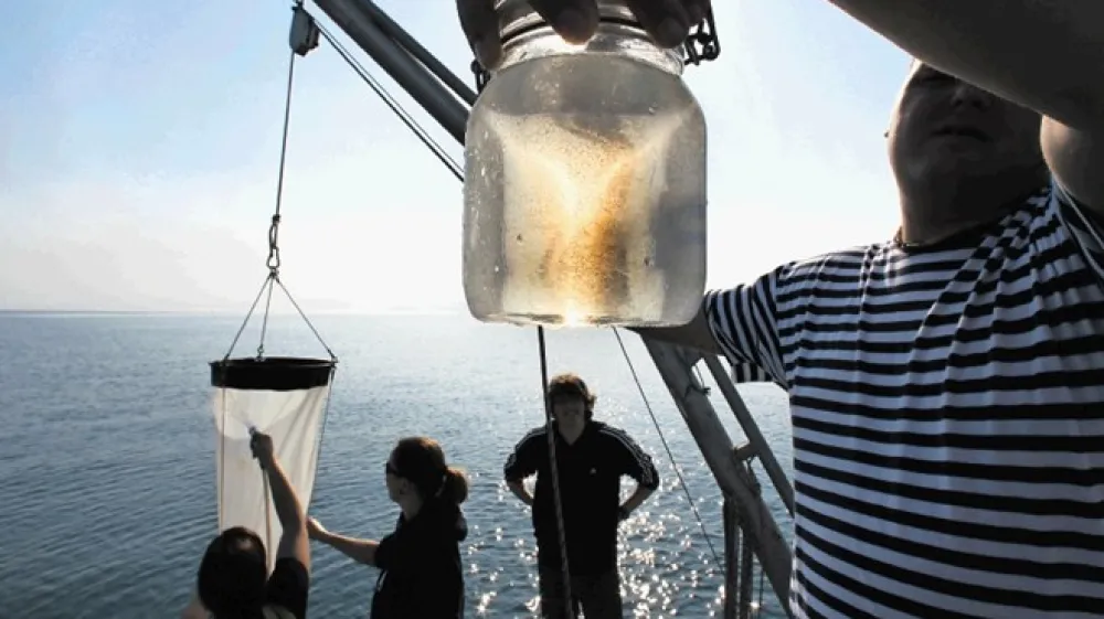 Jeseni bo znano, kak&scaron;na usoda bo doletela in&scaron;titut za vode in njegove edinstvene raziskave o onesnaženosti voda z  mikroplastiko. Fotografija je simbolična.