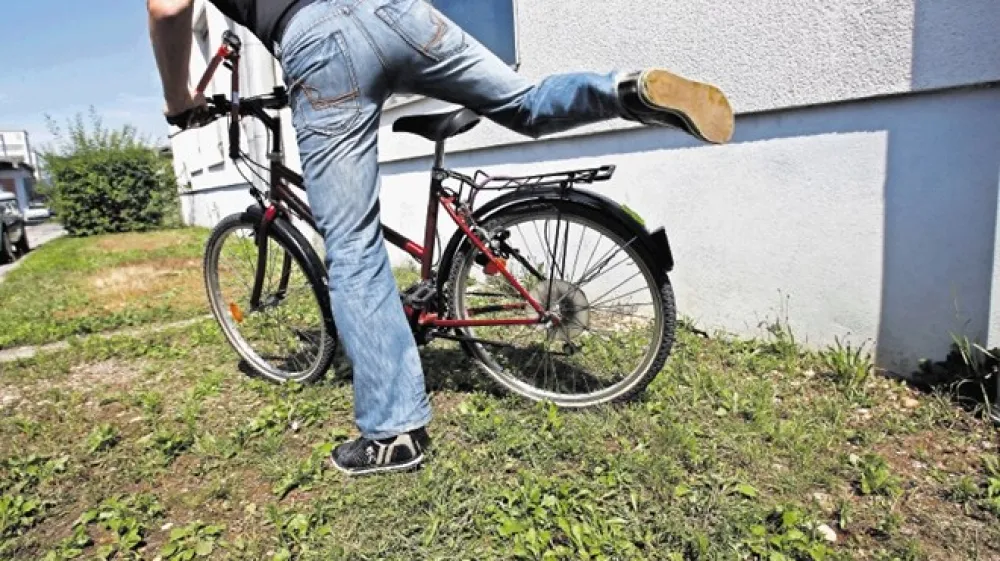 Tat je med drugim ukradel tudi kolo. Fotografija je simbolična.