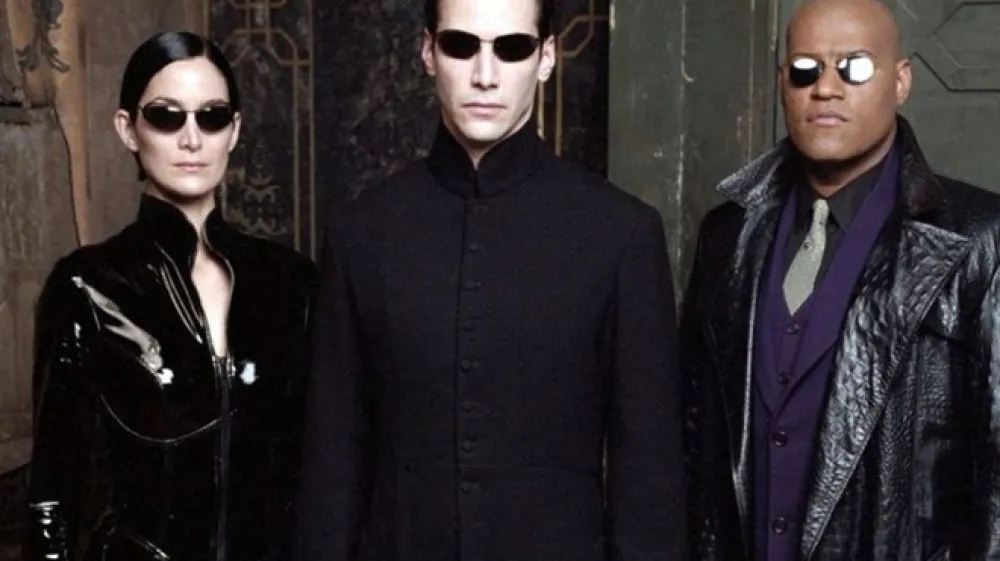 Morfej: &raquo;Neo, prej ali slej bo&scaron; spoznal, da obstaja razlika med tem, da pozna&scaron; pot, in tem, da po njej hodi&scaron;.&laquo;