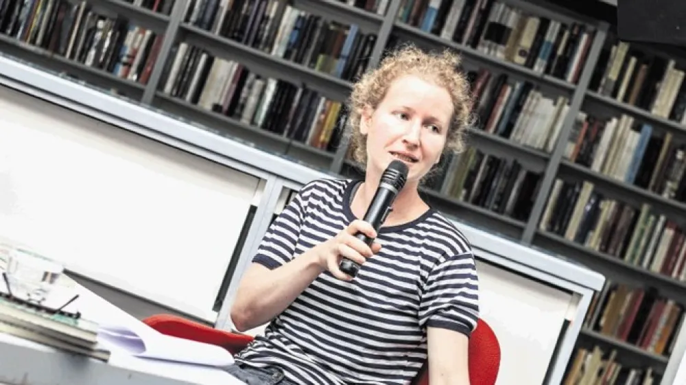 &raquo;Čeprav smo kot turisti dobrodo&scaron;li, na&scaron;e množične, sicer legalne migracije na lokalno skupnost in okolje učinkujejo neprimerno bolj &scaron;kodljivo kot nelegalni prihodi prebežnikov,&laquo; poudarja Vesna Lemaić.