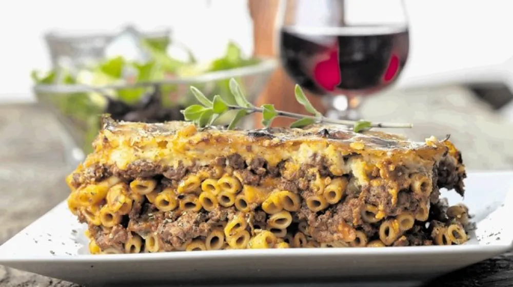 S plastmi se lahko igramo in jih napravimo več.