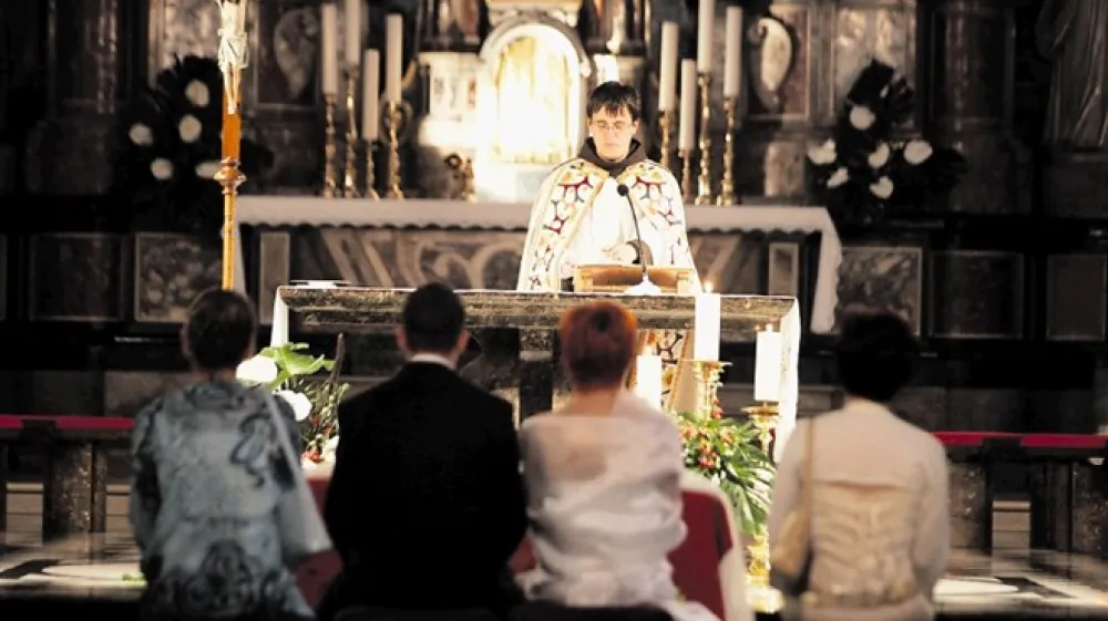 Že misel na morebitno ločitev nakazuje na neveljavnost zakonske zveze, zakon se sklepa za večno, pravi Sebastijan Valentan, sodelavec In&scaron;tituta za kanonskopravne vede na Teolo&scaron;ki fakulteti v Ljubljani. Fotografija je simbolična.