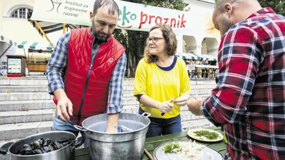 Dean Plahuta je prepričan, da so klapavice, ki jih vzgajajo v slovenski Istri, visoke kakovosti, v nasprotnem primeru jih ne bi izvažali tudi na Hrva&scaron;ko.
