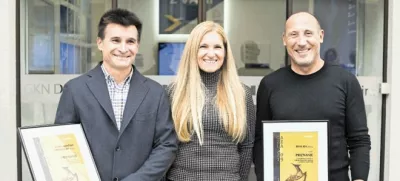 Uroš Štuklek, lastnik in direktor podjetja Dafra (levo), ter lastnik podjetja Ski & Sea Tomaž Sorčan (desno) z direktorico Ksenijo Povše (na sredini) (Foto: Nik Erik Neubauer)