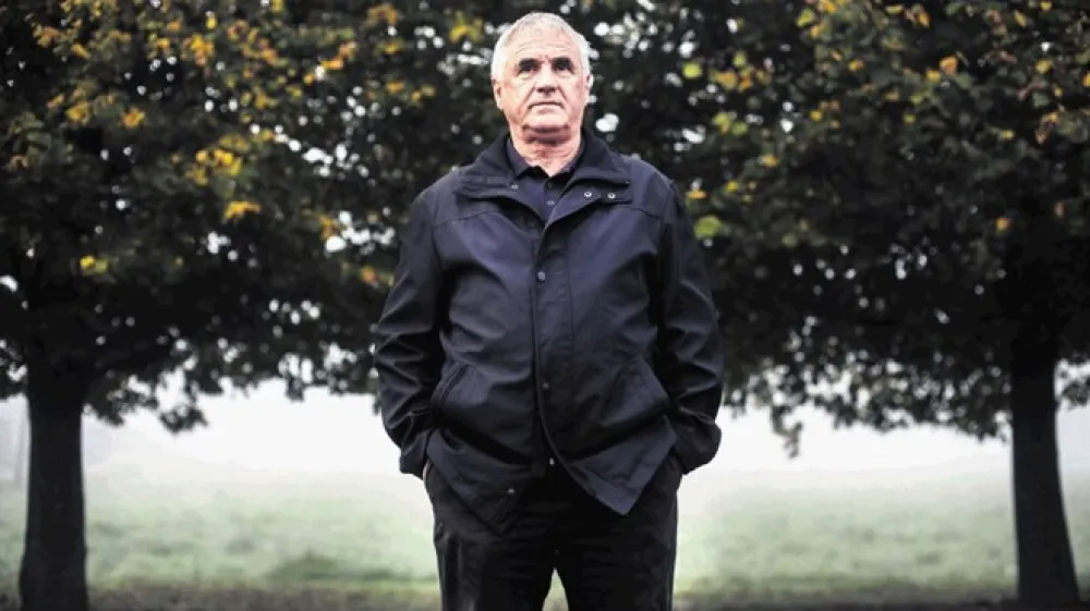 Bojan Pra&scaron;nikar: Ko sem bil klubski trener, so k meni   prihajali menedžerji z razlago, da so igralci zastonj, kar ni res. Izračunali smo, da igralec brez plače klub vsak dan  stane 50 evrov. Dati mu mora&scaron; najmanj stanovanje, hrano in &scaron;portno opremo, ki jo je treba oprati.