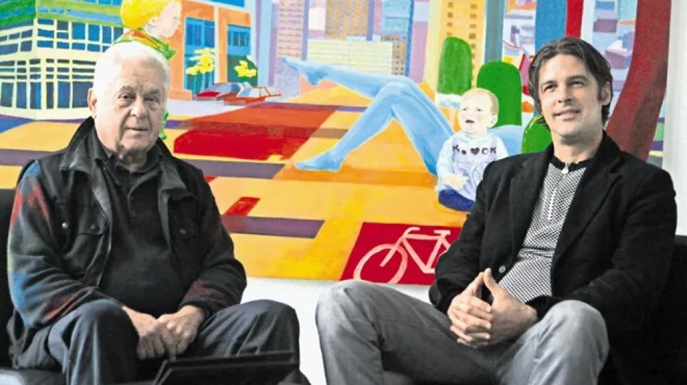 Boris &Scaron;inigoj (na fotografiji levo) in Klemen Hvala &scaron;e v časih, ko sta v Komornem godalnem orkestru Slovenske filharmonije (KGO SF) složno sodelovala. V ponedeljek pa je &Scaron;inigoj kot zakoniti zastopnik KGO SF zoper Hvalo vložil kazensko ovadbo, ker naj bi ta v zadnjih dveh letih dru&scaron;tvu odtujil najmanj 50.000 evrov. Hvala očitke zanika.