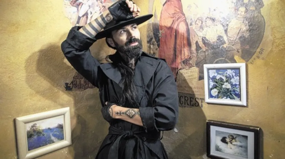 Boža Vreća je bolj kot sreča vedno zanimal patos.