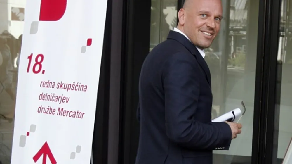 Okrožno sodi&scaron;če bo moralo zdaj po navodilih vi&scaron;jega sodi&scaron;ča o poenostavljeni prisilni poravnavi ponovno presoditi. Če direktor Damijan Janković dokumentov ne bo pravočasno ustrezno dopolnil, lahko okrožno sodi&scaron;če  potrditev poenostavljene prisilne poravnave zavrne.