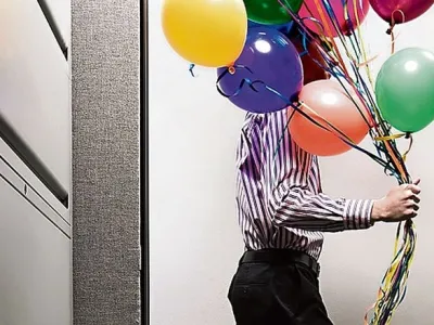 Premalo balonov? Premalo srečnih napisov? Ne, sodelavci ne odhajajo, ker delodajalci niso poskrbeli za zabavo, pač pa, ker poskušajo najti primernejše delovno okolje.