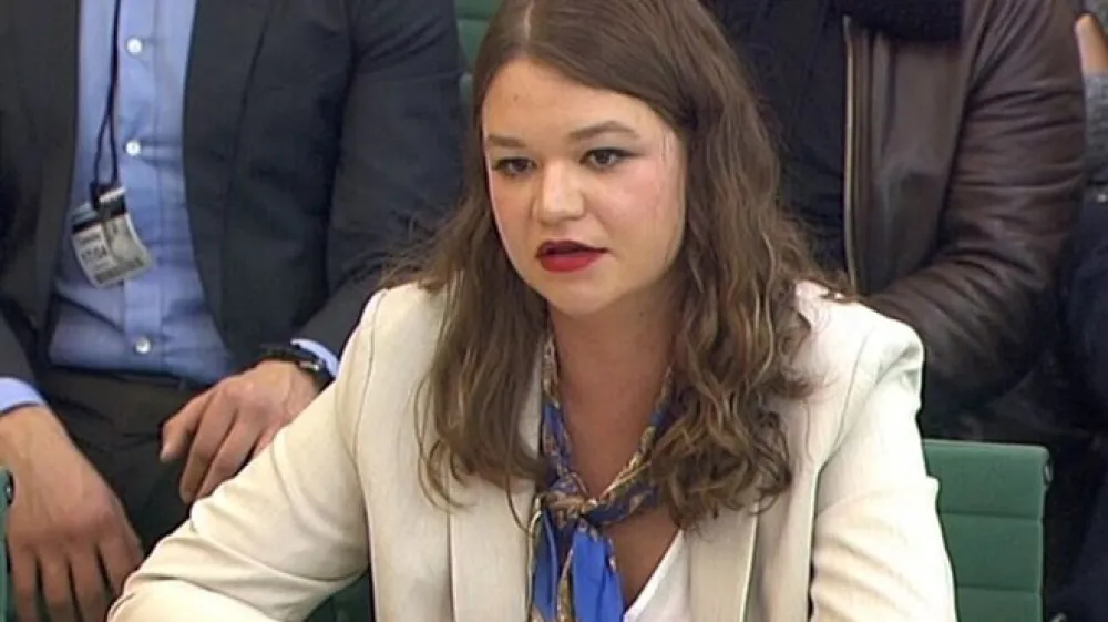 Brittany Kaiser aprila 2018 med pričanjem pred britanskimi poslanci.