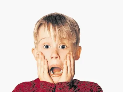 Podobno kot mali Kevin v filmu Sam doma tudi organizacije in vodstva v nezavidljivih situacijah nimajo prijateljev. Vsi se umaknejo ali pa so nedosegljivi.  