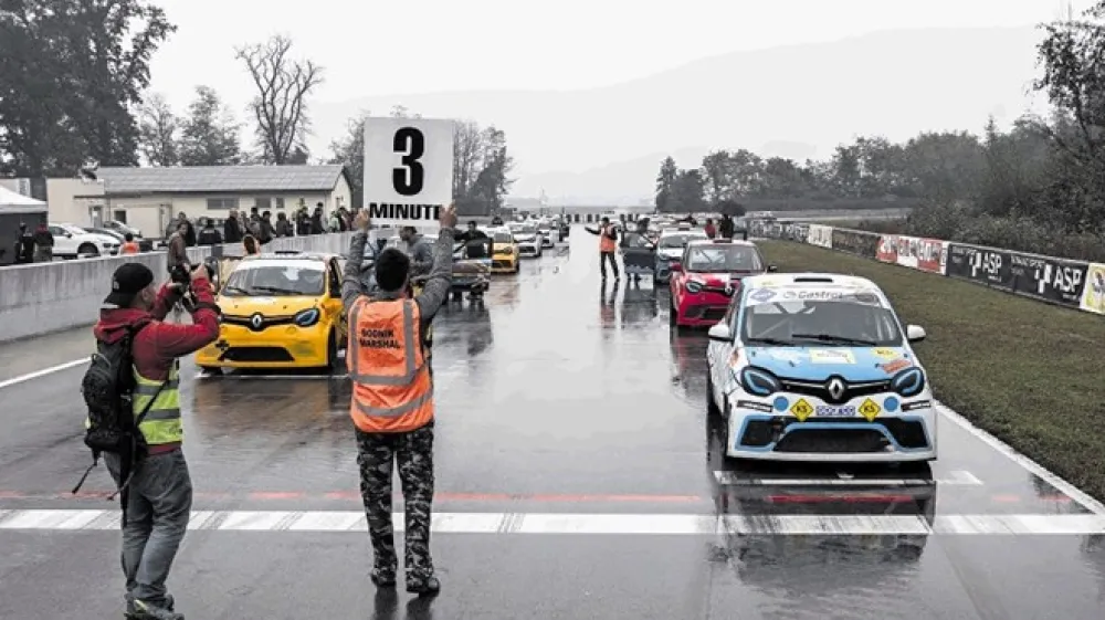 Slovenci si na eni strani želimo dirkanja, na drugi se vedno znova soočamo z osnovnim problemom: nimamo dirkali&scaron;ča.