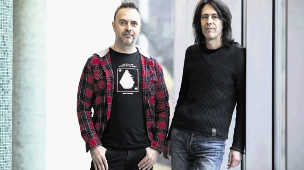 Jani Hace in Davor Klarić, basist in klaviaturist Elevators, menita, da je globalizacija vplivala na monotonost popularne glasbe.