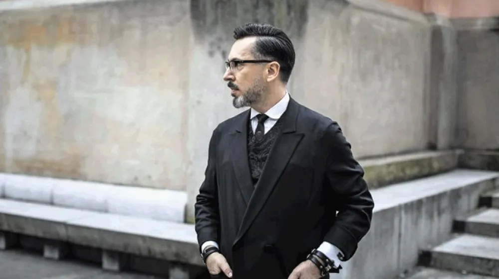 Alan Hranitelj: Kdor verjame, da je smiselno ostati enak, se je zataknil v času.