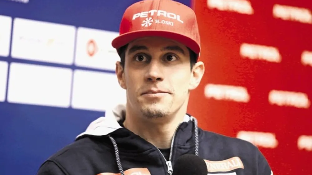 Žan Kranjec je po vrnitvi z Daljnega vzhoda načrtoval, da se bo na tekme svetovnega pokala pripravljal v Pozza di Fassi v Italiji, a so izredne razmere spremenile načrte, tako da je včeraj namesto na Južno Tirolsko odpotoval na avstrijsko Koro&scaron;ko.