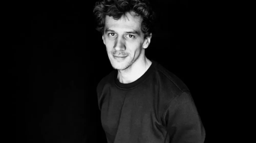 &raquo;Gibanje in glasba sta podobna sistema znakov, nekoliko abstraktna, brez programiranja, odprta za interpretacijo,&laquo; je prepričan koreograf Matija Ferlin.