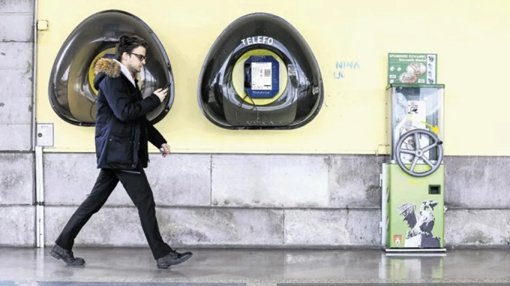 Leta 2018 v  skoraj tretjini vseh telefonskih govorilnic v državi ni nihče opravil nobenega plačljivega telefonskega klica.