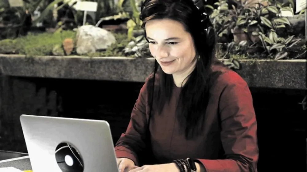 Ida Hiršenfelder alias beepblip: Vsi  bioakustiki  malce težimo k »avtohtonosti« – želimo si čistih zvokov primarne narave, a ta ne obstaja.