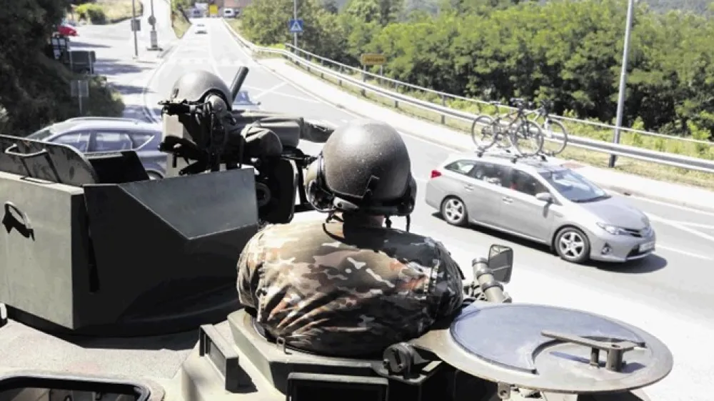 Slovenska vojska  v pomoč policiji pri varovanju državne meje na širšem območju Policijske uprave Koper. (Foto: Jaka Gasar/dokumentacija Dnevnika)