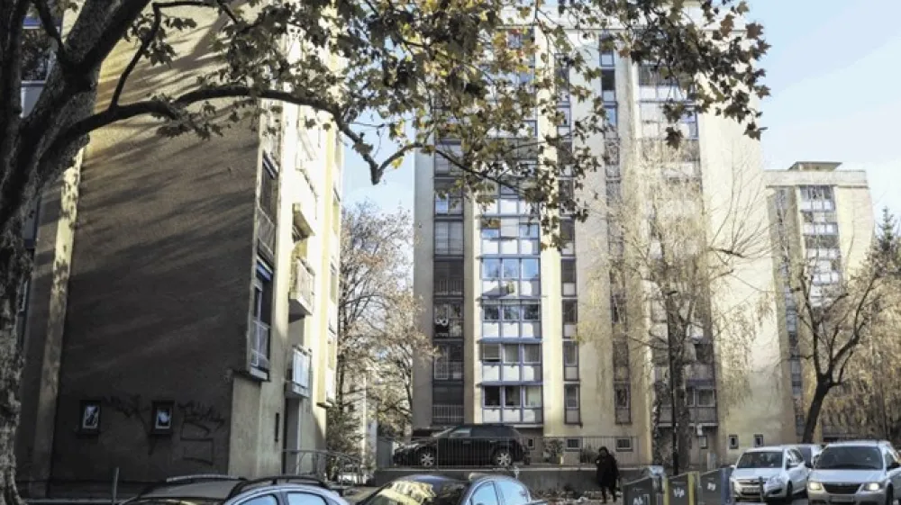 Po raziskavi, ki jo je naročila ljubljanska občina, bi bilo stolpnice v Streli&scaron;ki  ulici  smiselno utrditi, vendar  bi to stalo več kot &scaron;tiri milijone evrov na stolpnico. (Foto: Jaka Gasar/ dokumentacija Dnevnika)